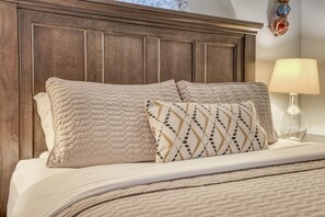 2 bedrooms, free WiFi, bed sheets - S2 - Cowabunga @ Surf Inn - 2 Bed 2 Bath (Netarts)