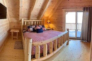 3 bedrooms, travel cot, free WiFi, bed sheets