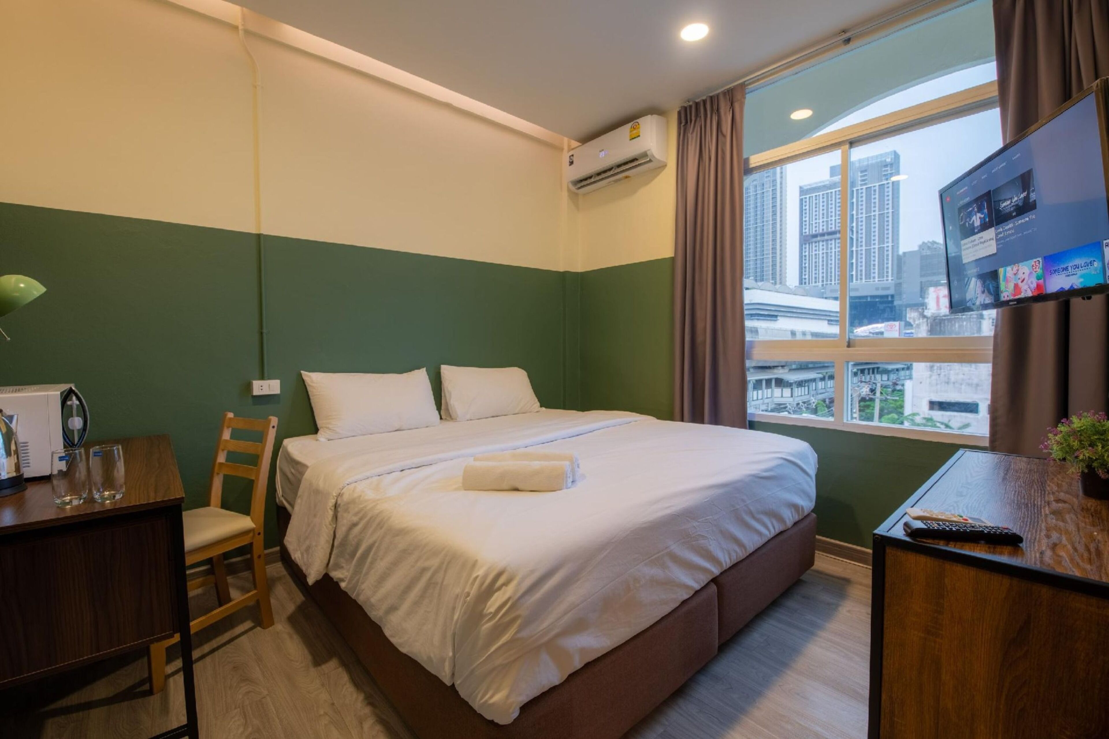 Standard Double Room | Free WiFi, bed sheets