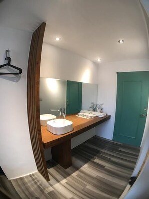 Double Room, Mountain View | Individually decorated, individually furnished, desk, free WiFi - Rainbow House (Yuchi)