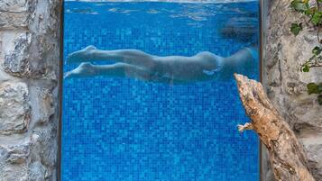 Superior Villa, Garden View | Individually decorated, individually furnished, desk, laptop workspace