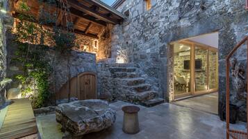 Biệt thự Superior, quang cảnh vườn | Khu phòng khách | TV màn hình phẳng