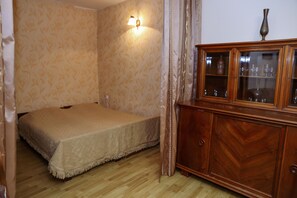 Appartement | Bureau, fer et planche à repasser, Wi-Fi gratuit, draps fournis