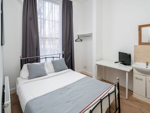 Habitació doble, 1 llit doble, bany compartit | Wifi gratuïta 