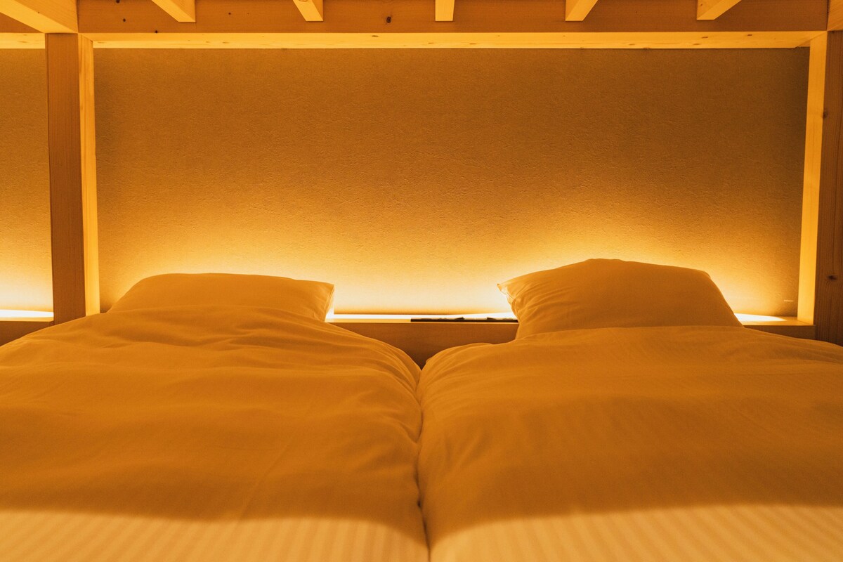 Superior Room, Non Smoking (502) | WiFi (free), bed sheets
