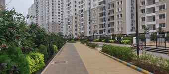 Amazing Lake View Sky Condo | Luxury 3 Bedroom Apartment in the city