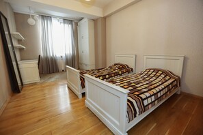 Apartment | 2 bedrooms, desk, iron/ironing board, free WiFi - Hosthub - Apartment at Janashia str (Tbilisi)