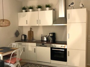 Kühlschrank, Ofen, Geschirrspüler