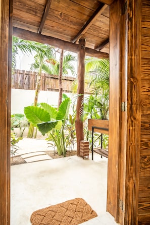 Habitación de diseño, 1 cama de matrimonio, no fumadores, vistas al jardín | Ropa de cama de alta calidad y decoración individual