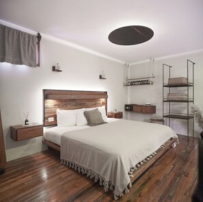 Luxury Room, 1 King Bed, Non Smoking, Pool View | Premium bedding, individually decorated, individually furnished - Hotel Boutique TerraNova (Tulum)