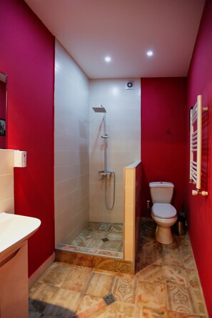 Apartment | Bathroom - Hosthub 7 Leo Kiacheli Street (Tbilisi)
