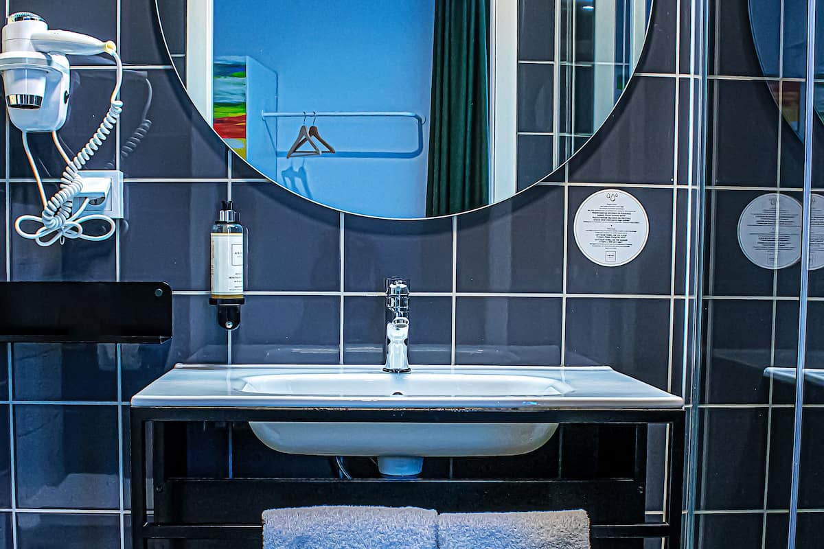 Free toiletries, hair dryer, towels