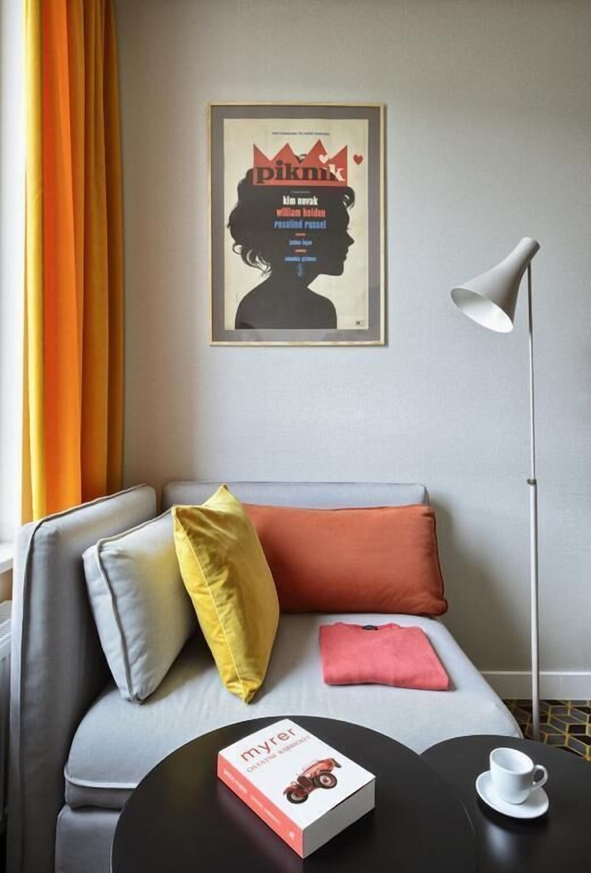 standard single room | desk, laptop workspace, soundproofing, iron/ironing board