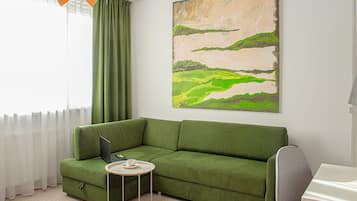 Suite, 1 Bedroom | Desk, laptop workspace, soundproofing, iron/ironing board