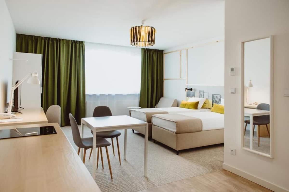Twin Room, Kitchenette