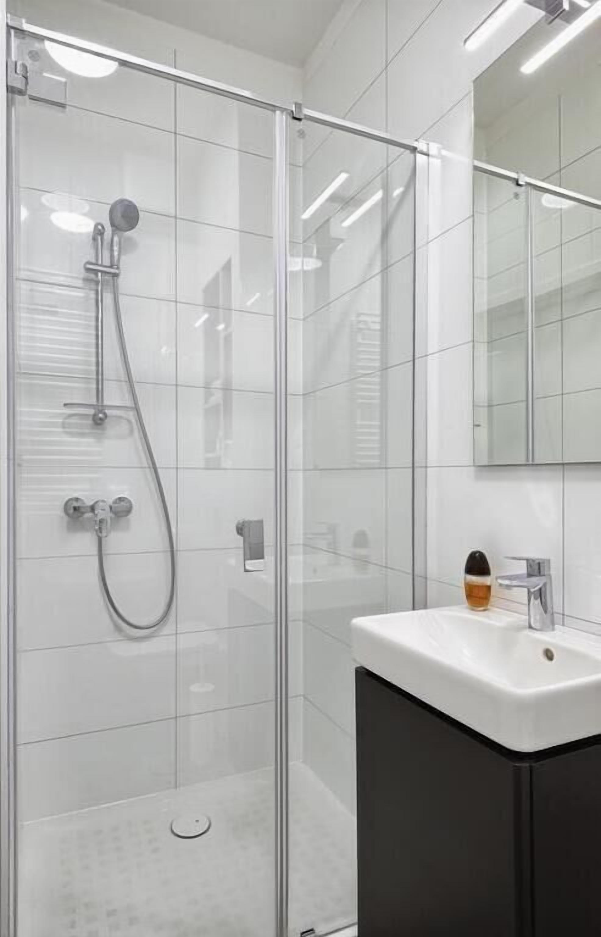 superior double room | bathroom | free toiletries, hair dryer, towels