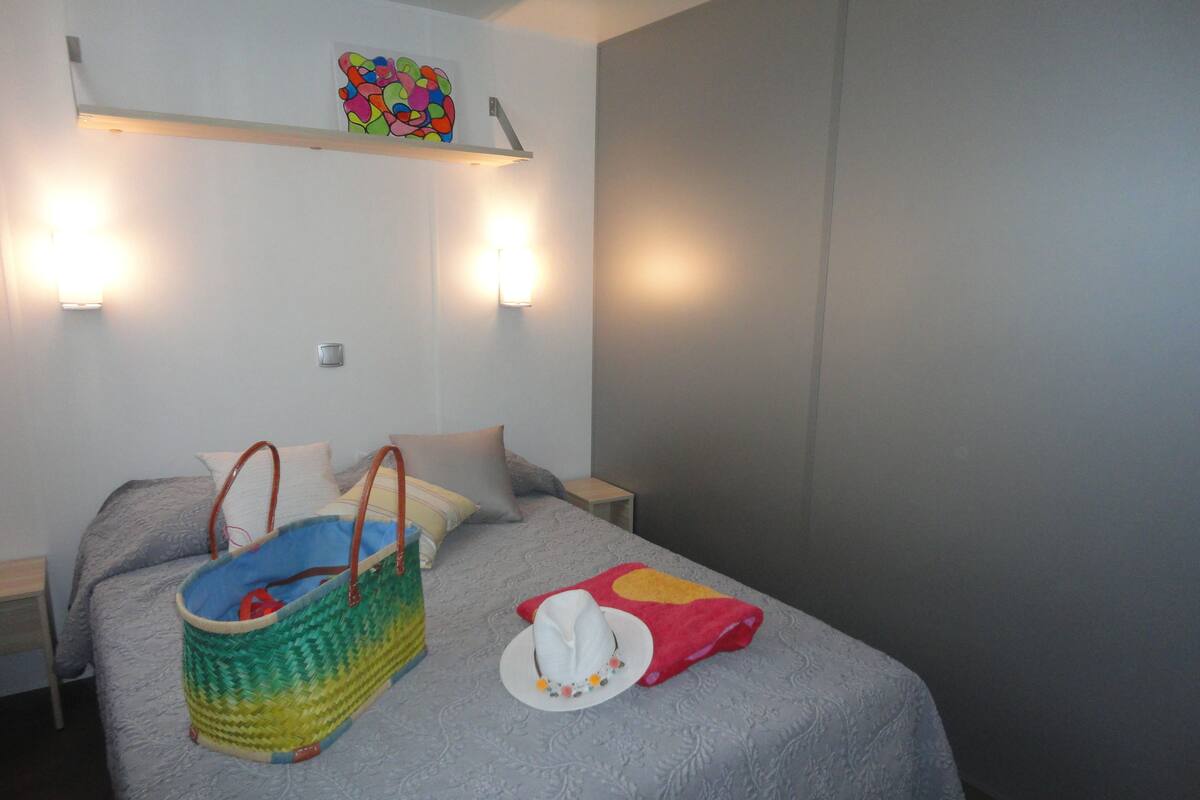 In-room safe, iron/ironing board (on request), cribs (surcharge)
