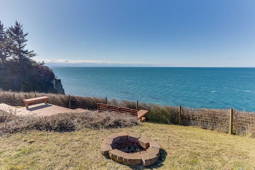 Waterfront dog-friendly home w/ free WiFi, central A/C, a dry sauna, & firepit