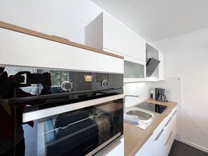 Fridge, oven, dishwasher - Haus Königsfriesen - Haus Königsfriesen Whg 07 (Sankt Peter-Ording)