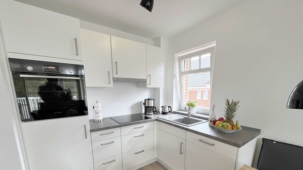 Køleskab, mikrobølgeovn, ovn, opvaskemaskine