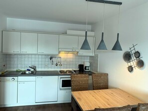 Køleskab, mikrobølgeovn, opvaskemaskine