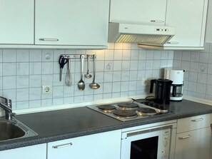 Køleskab, mikrobølgeovn, opvaskemaskine