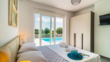 Villa, 3 soverom, privat basseng | 3 soverom, safe på rommet, skrivebord og lydisolert
