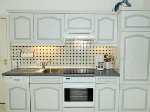 Fridge, oven, dishwasher