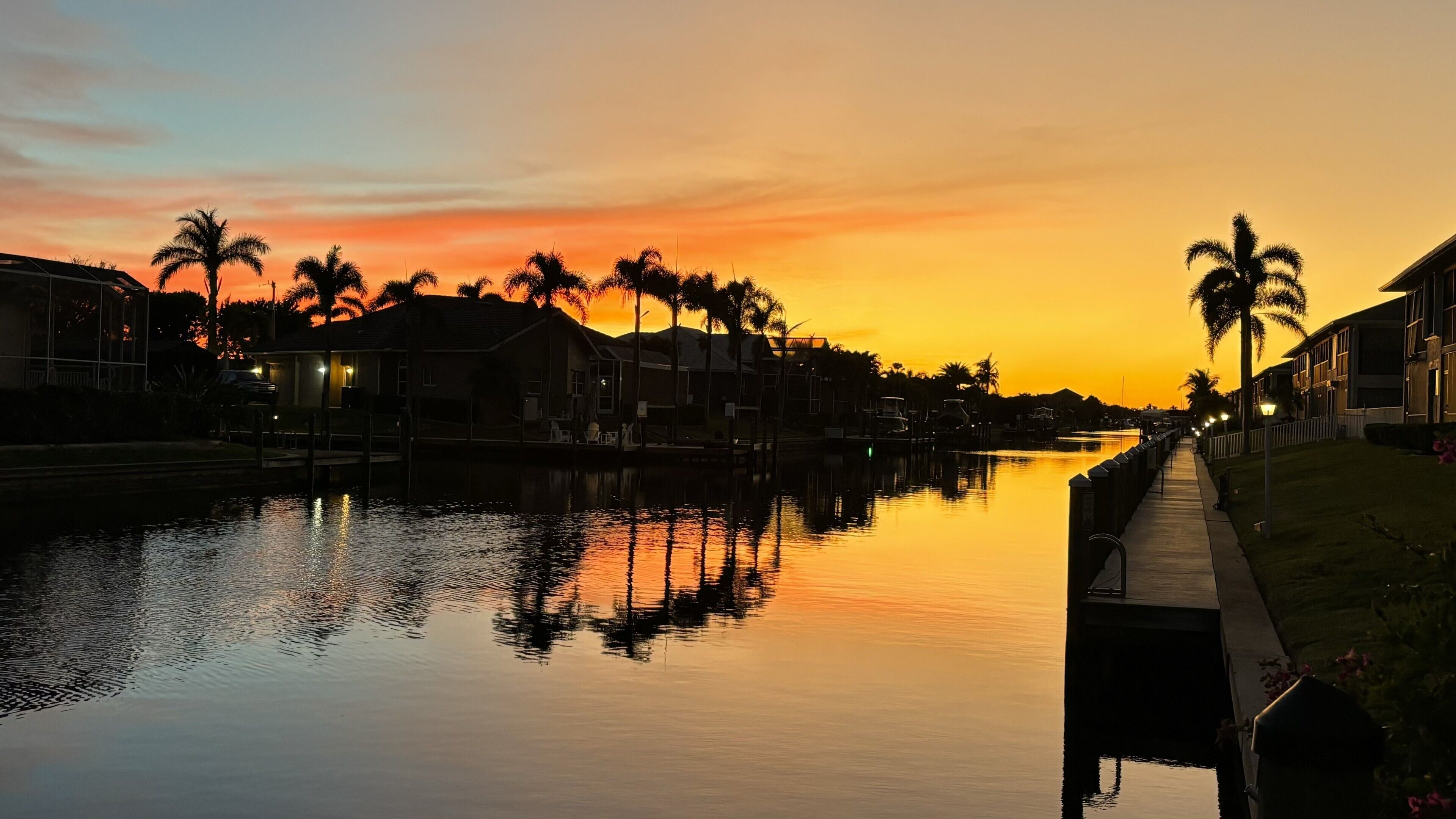 Private duplex home/Private pier/Quiet canal/Gulf access