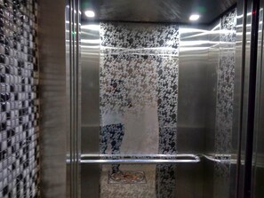 Interior - AC room at Hotel Viraat Inn(near Gaya Railway Station) (Gaya)