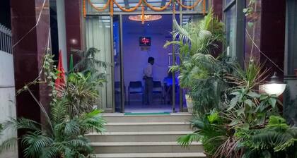 AC room at Hotel Viraat Inn(near Gaya Railway Station)