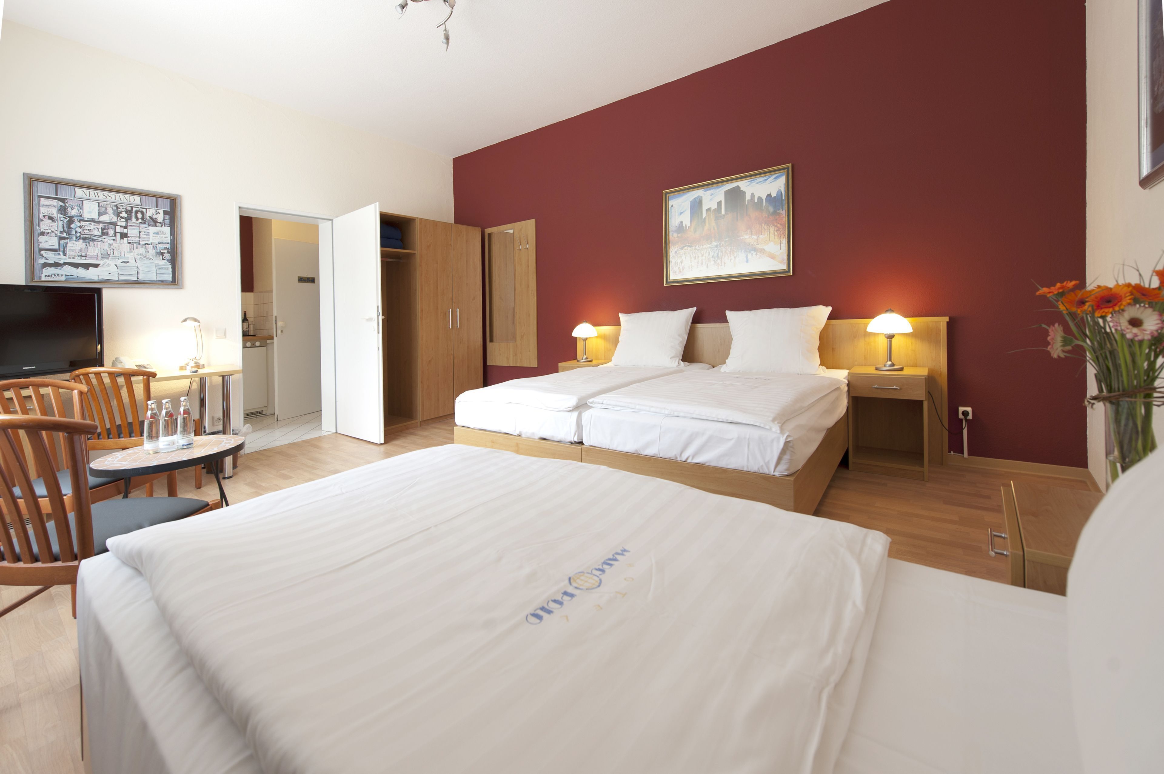 Hypo-allergenic bedding, minibar, desk, laptop workspace