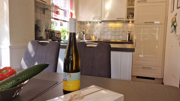 Réfrigérateur, micro-ondes, four, lave-vaisselle