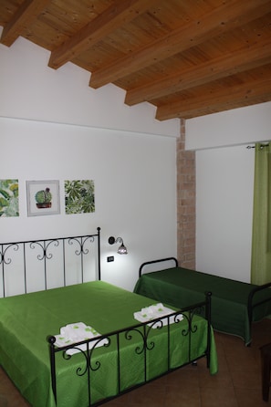 Basic-Dreibettzimmer