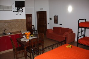 Family Apartment | Free WiFi, bed sheets - Egesta Mare B&B (Castellammare del Golfo)
