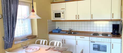 Fridge, microwave, oven