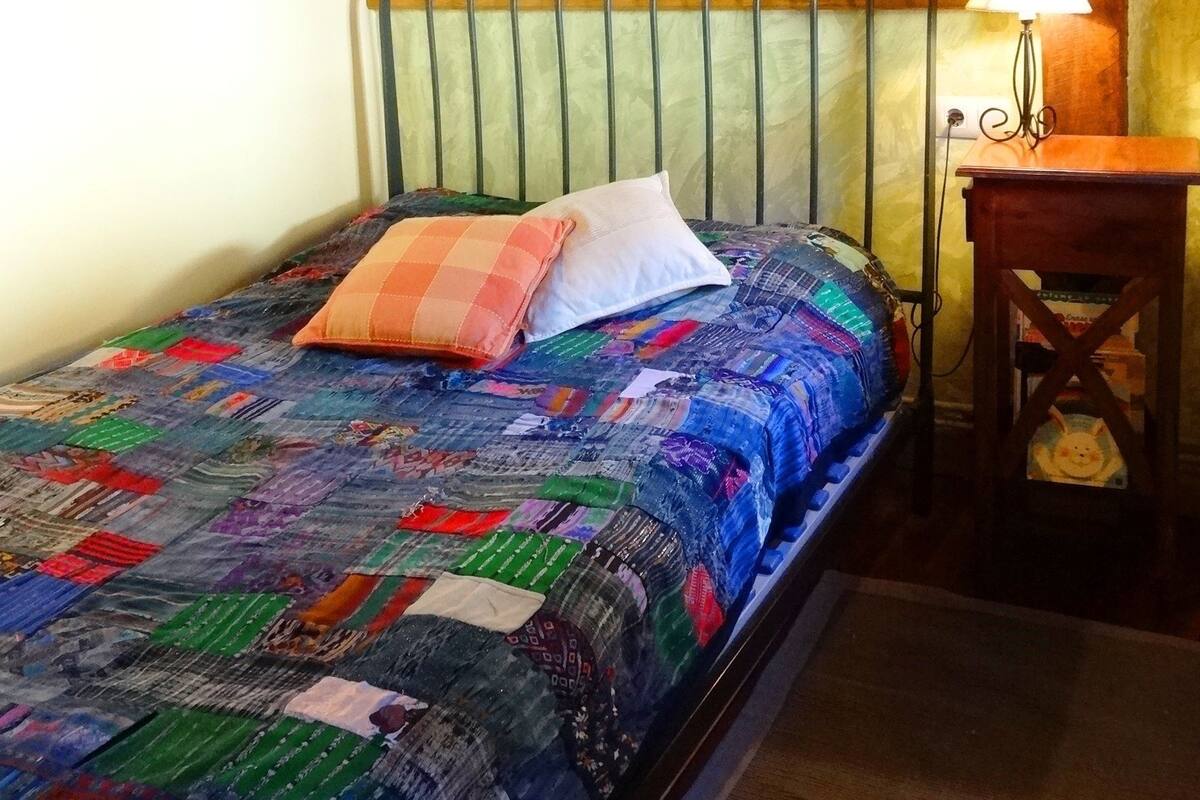 Free cots/infant beds, rollaway beds, bed sheets