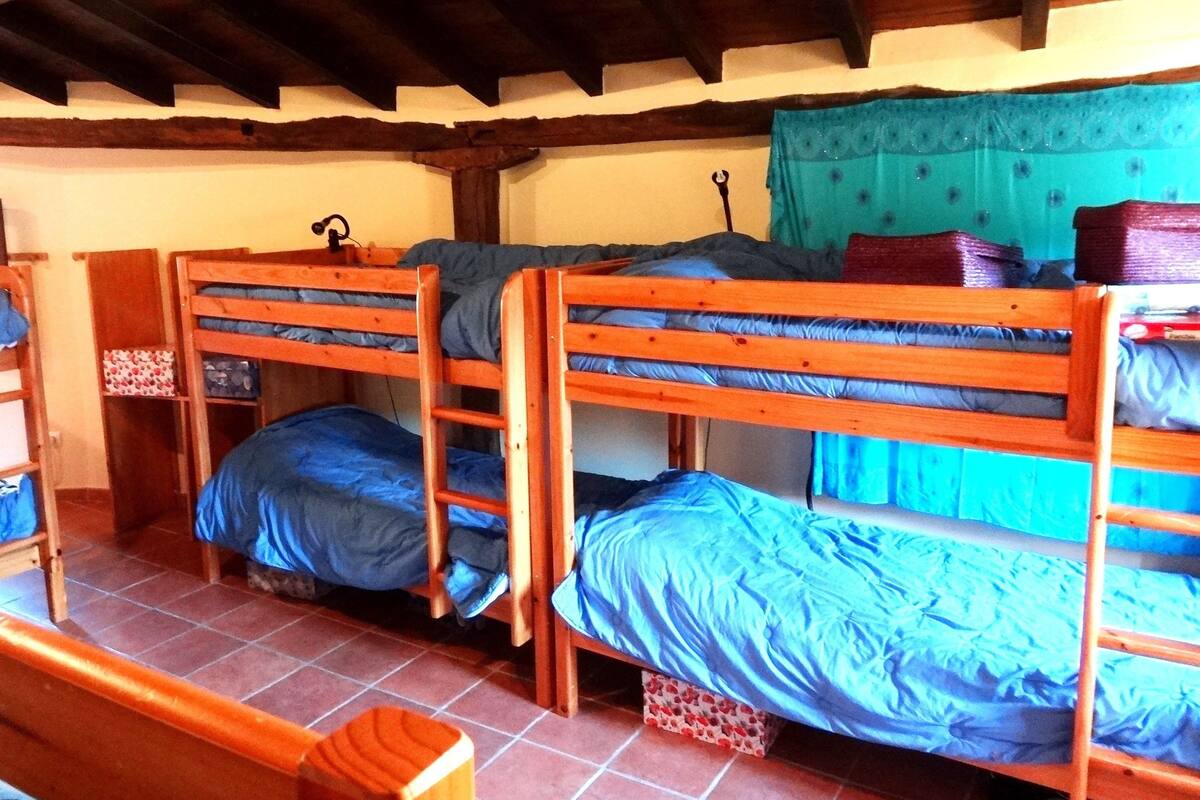 Free cots/infant beds, rollaway beds, bed sheets