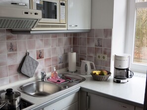 Fridge, microwave