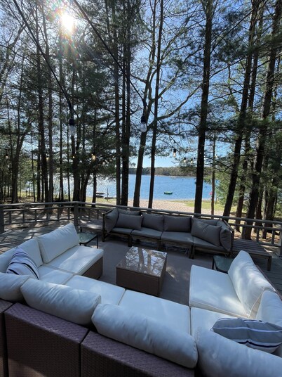 Two Lakes Lodge - Large Cozy Cabin on 2 Lakes with Private Beach and 10 acres!