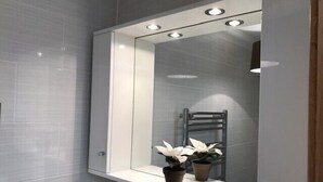 House, Ensuite, City View (House 11) | Bilik Mandi