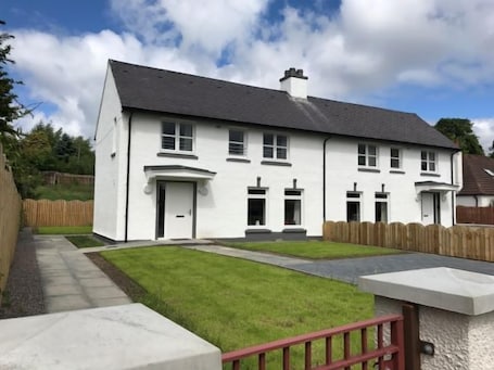Exterior. The Waverley Inn Holiday Homes