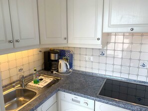 Køleskab, opvaskemaskine