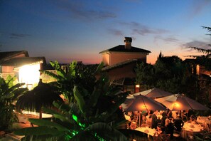 Façade de l’hébergement - soirée/nuit