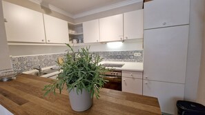 Mikrowelle, Ofen, Geschirrspüler