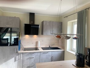 Kühlschrank, Ofen, Geschirrspüler