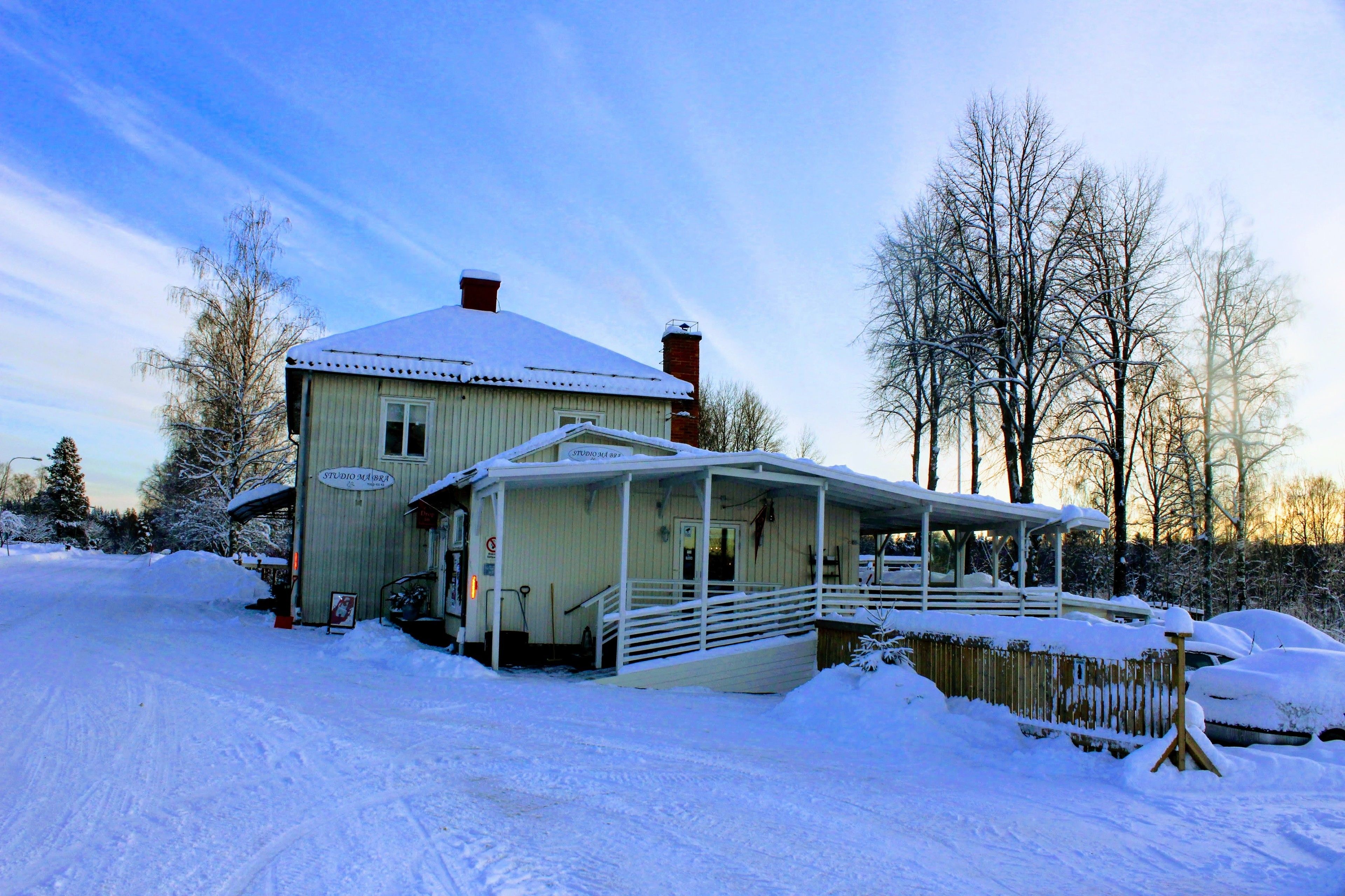 Body treatments, aromatherapy, hot stone massages, deep-tissue massages