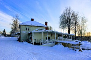 身體療程、芳香療法、熱石按摩、深層組織按摩、瑞典式按摩、產前按摩