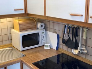 Køleskab, mikrobølgeovn, opvaskemaskine