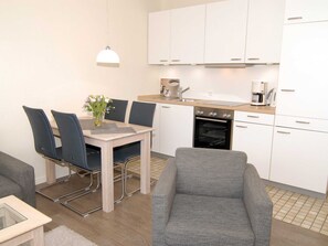 Kühlschrank, Ofen, Geschirrspüler, Toaster